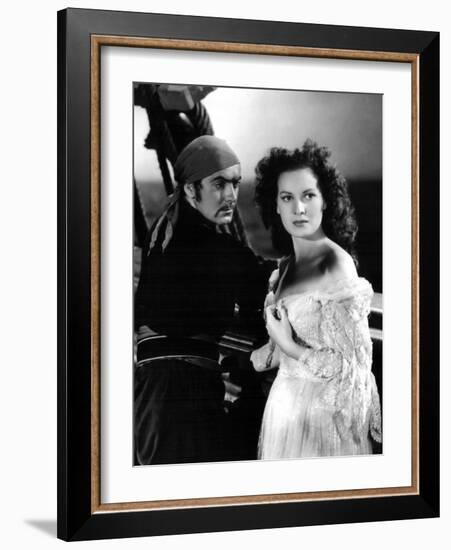 THE BLACK SWANN, 1942 directed by HENRY KING Tyrone Power and Maureen O'Hara (b/w photo)-null-Framed Photo