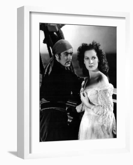 THE BLACK SWANN, 1942 directed by HENRY KING Tyrone Power and Maureen O'Hara (b/w photo)-null-Framed Photo
