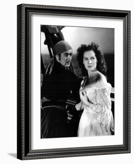 THE BLACK SWANN, 1942 directed by HENRY KING Tyrone Power and Maureen O'Hara (b/w photo)-null-Framed Photo