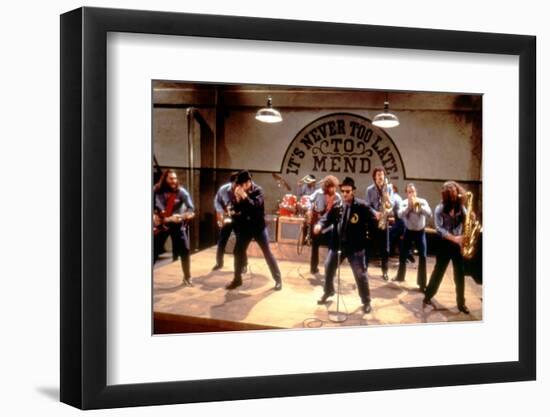 THE BLUES BROTHERS, 1980 directed by JOHN LANDIS Dan Aykroyd and John Belushi (photo)-null-Framed Photo