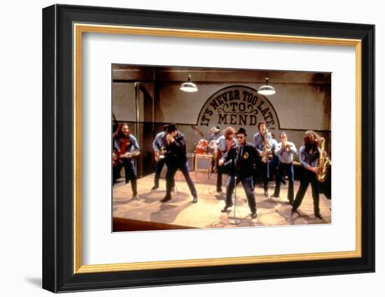 THE BLUES BROTHERS, 1980 directed by JOHN LANDIS Dan Aykroyd and John Belushi (photo)-null-Framed Photo