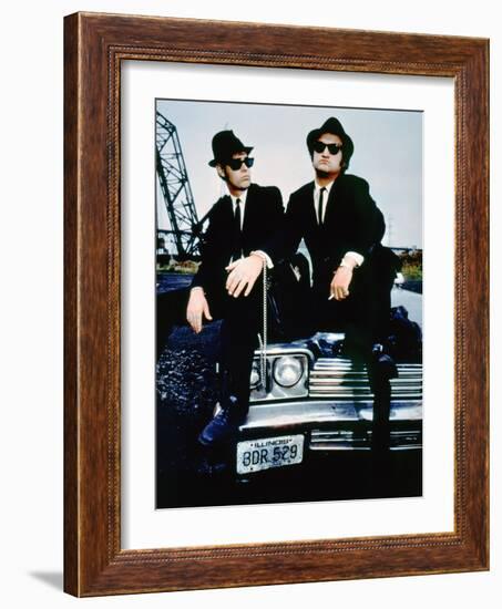 THE BLUES BROTHERS, 1980 directed by JOHN LANDIS Dan Aykroyd and John Belushi (photo)-null-Framed Photo