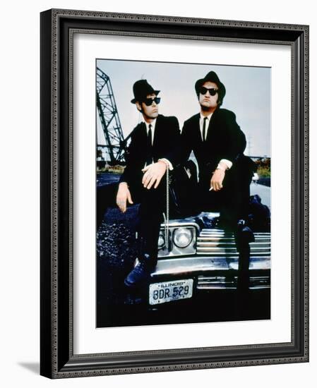 THE BLUES BROTHERS, 1980 directed by JOHN LANDIS Dan Aykroyd and John Belushi (photo)-null-Framed Photo