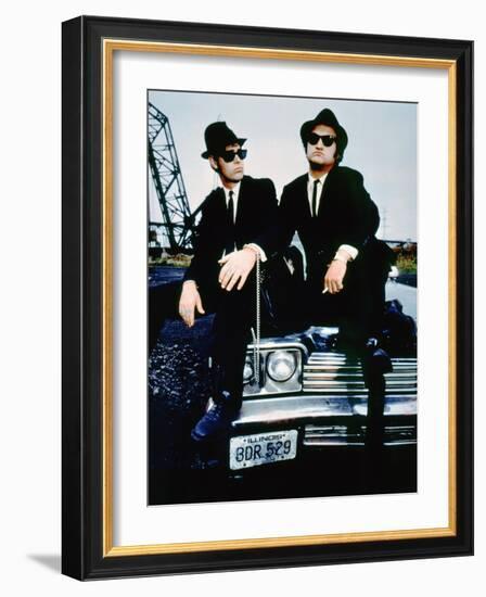 THE BLUES BROTHERS, 1980 directed by JOHN LANDIS Dan Aykroyd and John Belushi (photo)-null-Framed Photo