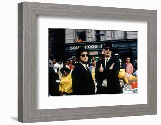 THE BLUES BROTHERS, 1980 directed by JOHN LANDIS John Belushi and Dan Aykroyd (photo)-null-Framed Photo