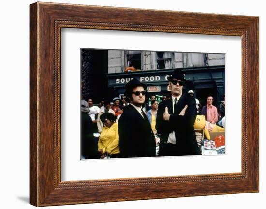 THE BLUES BROTHERS, 1980 directed by JOHN LANDIS John Belushi and Dan Aykroyd (photo)-null-Framed Photo