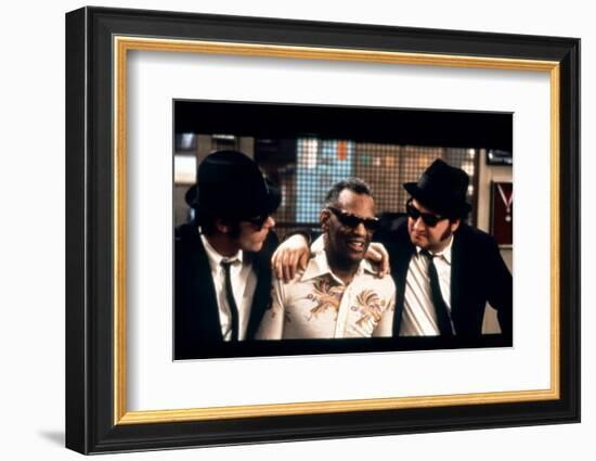 THE BLUES BROTHERS, 1980 directed by JOHN LANDIS Ray Charles between Dan Aykroyd and John Belushi (-null-Framed Photo