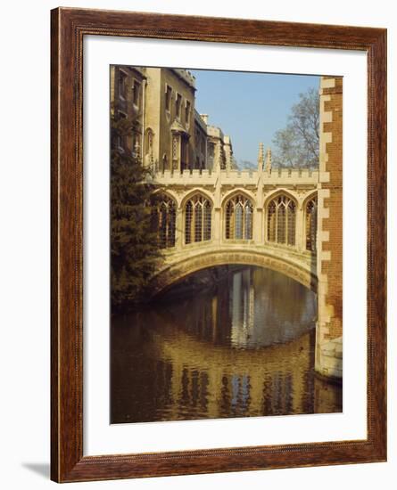 The Bridge of Sighs, St. John's College, Cambridge, Cambridgeshire, England, UK-Christina Gascoigne-Framed Photographic Print