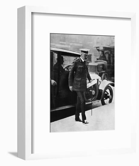 'The Cabinet crisis: Lord Kitchener arriving at the War Office', 1915-Unknown-Framed Photographic Print