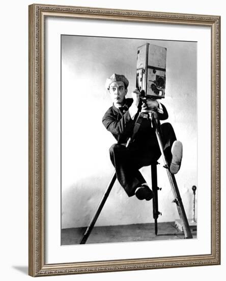 The Cameraman, Buster Keaton, 1928, Newsreel Camera-null-Framed Photo