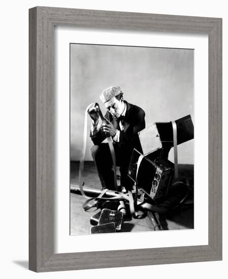 The Cameraman, Buster Keaton, 1928-null-Framed Photo