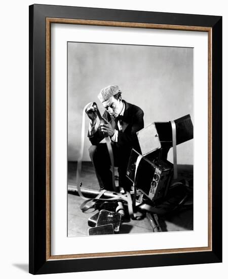 The Cameraman, Buster Keaton, 1928-null-Framed Photo