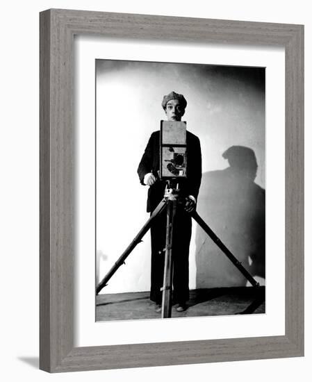 The Cameraman, Buster Keaton, 1928-null-Framed Photo