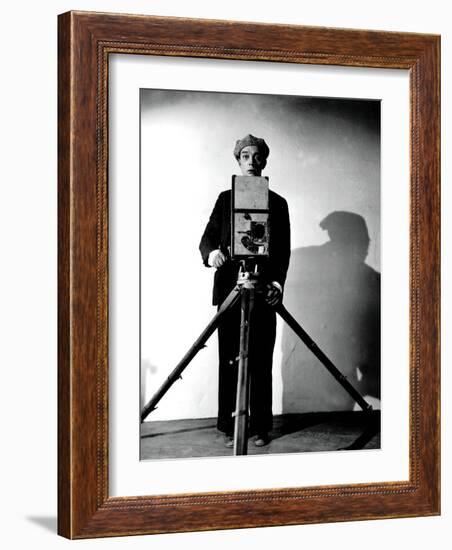 The Cameraman, Buster Keaton, 1928-null-Framed Photo