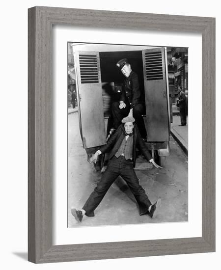 The Cameraman, Buster Keaton, 1928-null-Framed Photo