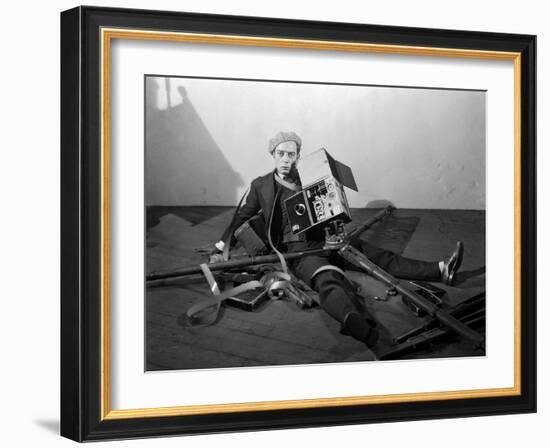 The Cameraman, Buster Keaton, 1928-null-Framed Photo