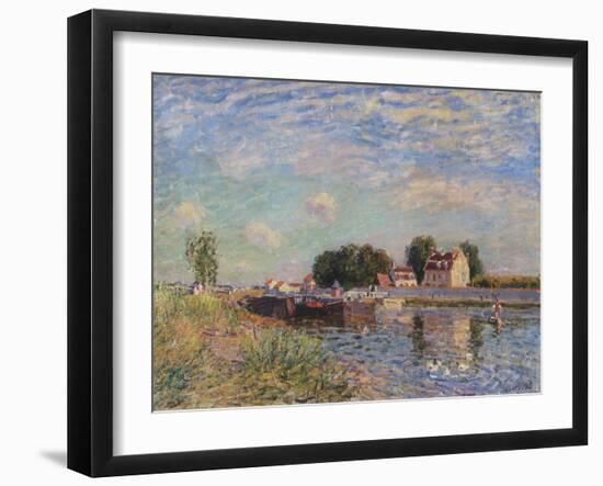 The Canal at Saint-Mammes, 1885 (Oil on Canvas)-Alfred Sisley-Framed Giclee Print