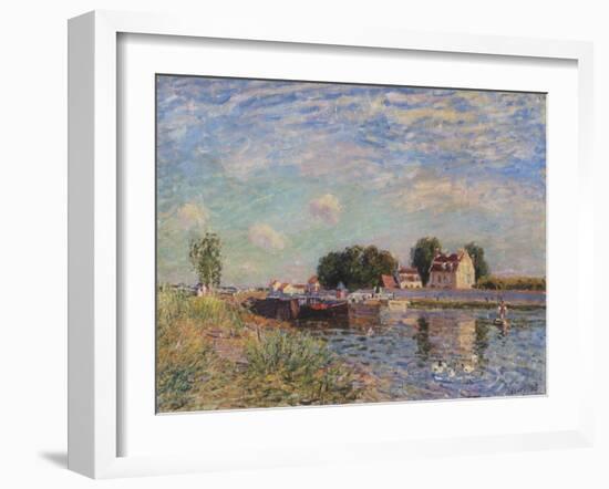 The Canal at Saint-Mammes, 1885 (Oil on Canvas)-Alfred Sisley-Framed Giclee Print