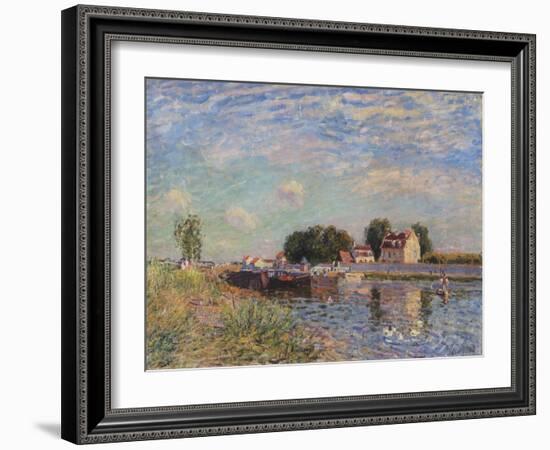 The Canal at Saint-Mammes, 1885 (Oil on Canvas)-Alfred Sisley-Framed Giclee Print