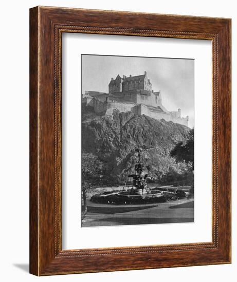 The Castle and Ross Fountain, Edinburgh, 1924-1926-Alfred Hind Robinson-Framed Giclee Print