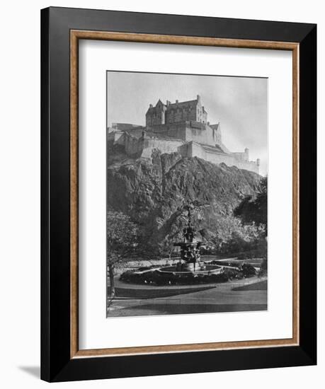 The Castle and Ross Fountain, Edinburgh, 1924-1926-Alfred Hind Robinson-Framed Giclee Print