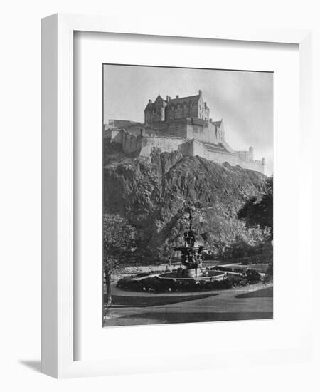 The Castle and Ross Fountain, Edinburgh, 1924-1926-Alfred Hind Robinson-Framed Giclee Print