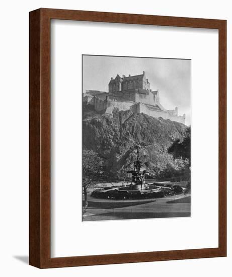 The Castle and Ross Fountain, Edinburgh, 1924-1926-Alfred Hind Robinson-Framed Giclee Print