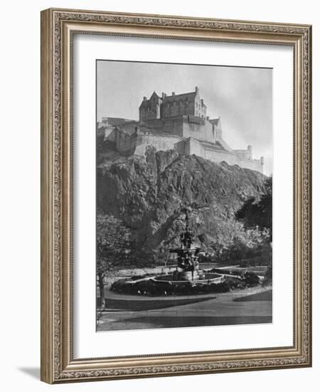 The Castle and Ross Fountain, Edinburgh, 1924-1926-Alfred Hind Robinson-Framed Giclee Print