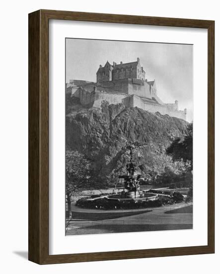 The Castle and Ross Fountain, Edinburgh, 1924-1926-Alfred Hind Robinson-Framed Giclee Print