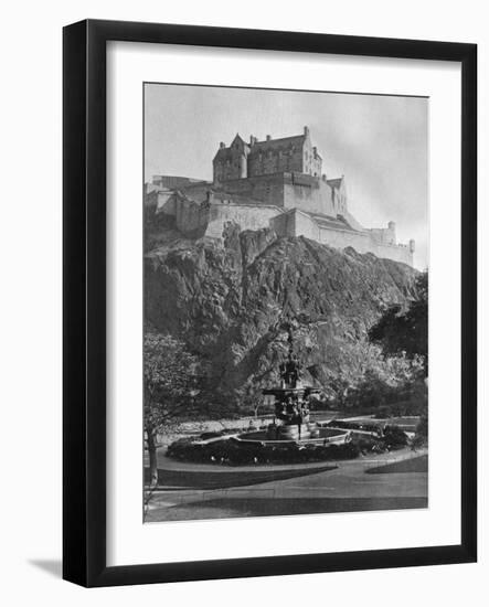 The Castle and Ross Fountain, Edinburgh, 1924-1926-Alfred Hind Robinson-Framed Giclee Print