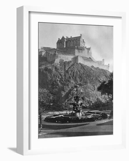 The Castle and Ross Fountain, Edinburgh, 1924-1926-Alfred Hind Robinson-Framed Giclee Print