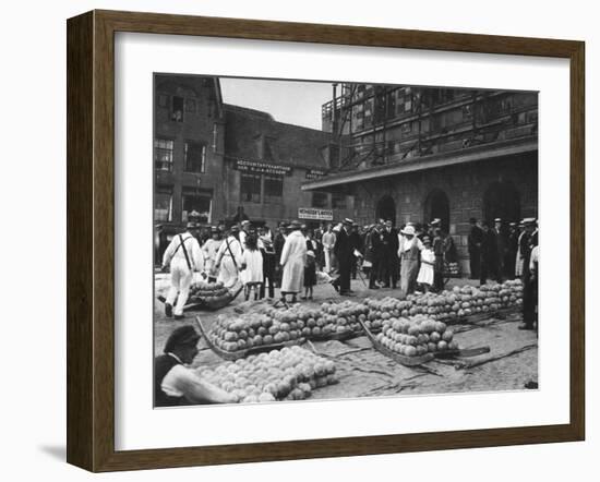 The Cheese Market on Friday, Alkmaar, Netherlands, C1934-null-Framed Giclee Print