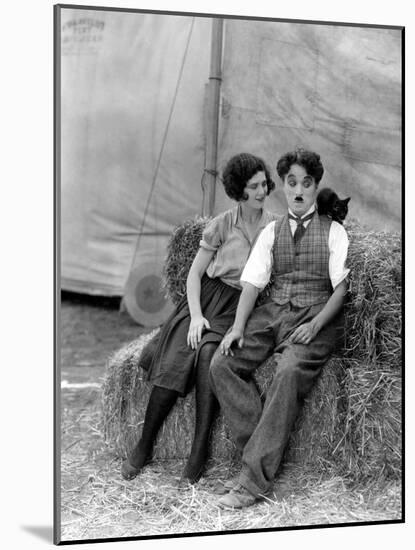 The Circus, Merna Kennedy And Charlie Chaplin, 1928-null-Mounted Photo
