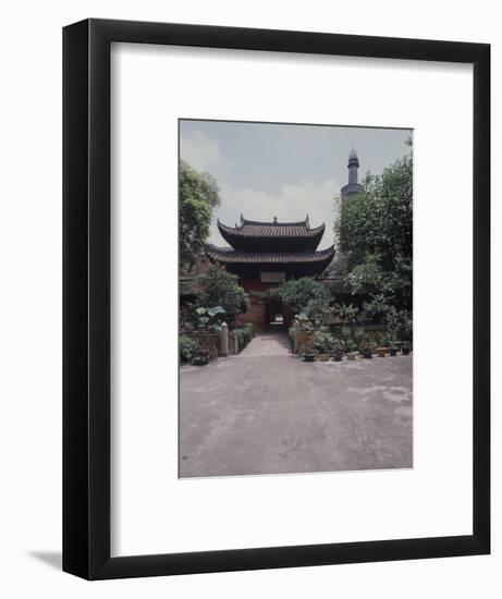 The courtyard and minaret of the Memorial Mosque to the Prophet, the Huai Sheng Si-Werner Forman-Framed Giclee Print