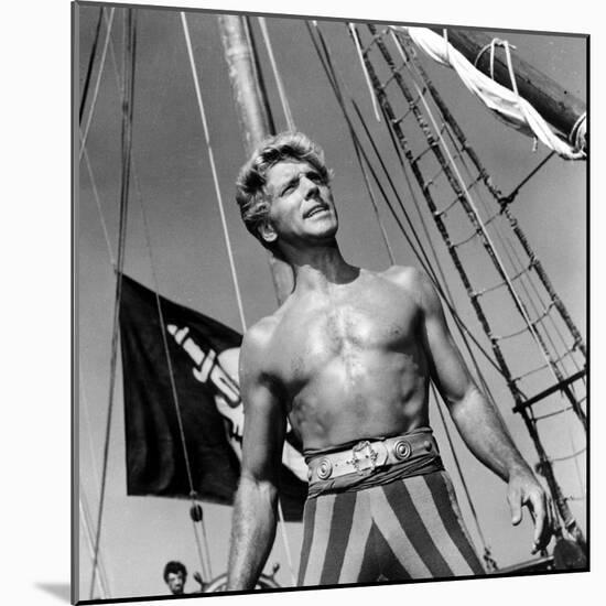 The Crimson Pirate, Burt Lancaster, 1952-null-Mounted Photo