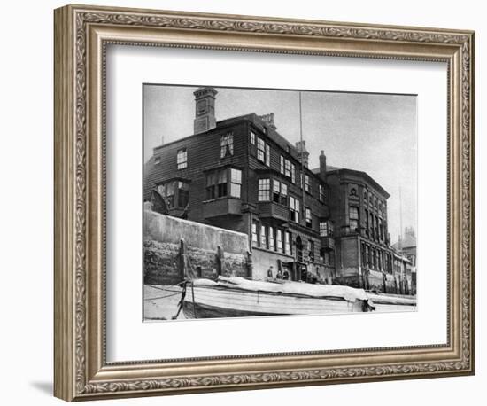 The Crown and Sceptre Inn in Greenwich, London, 1926-1927-null-Framed Giclee Print