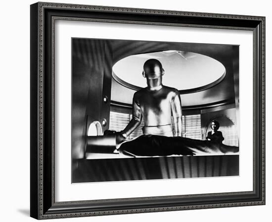 The Day the Earth Stood Still 1951-null-Framed Photographic Print