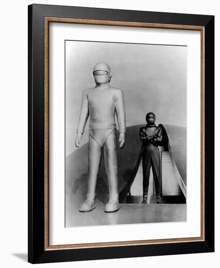 The Day the Earth Stood Still, Gort, Michael Rennie, 1951-null-Framed Photo