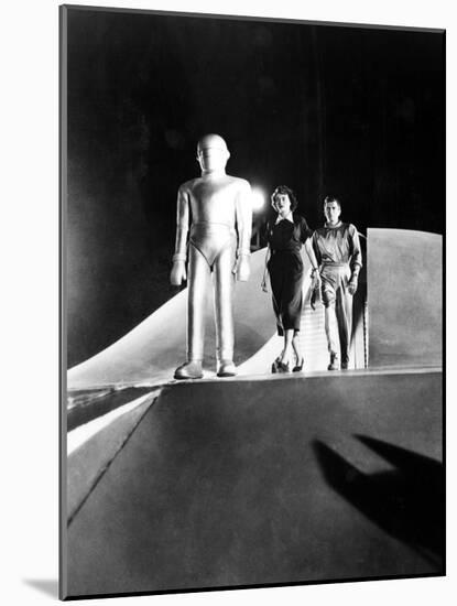 The Day the Earth Stood Still, Patricia Neal, Michael Rennie, 1951-null-Mounted Photo