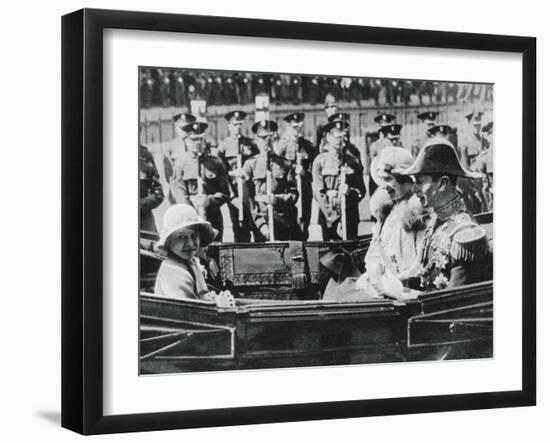 The Duke and Duchess of York Leaving St Pauls Cathedral with their Daughters, 1935-null-Framed Giclee Print