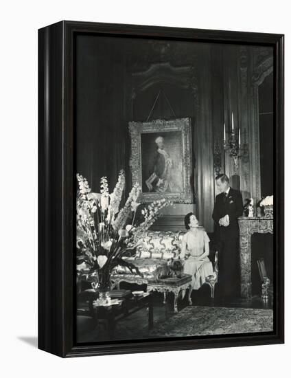 The Duke and the Duchess of Windsor in Paul Louis Weiller's House, Paris, France, 1949-Cecil Beaton-Framed Premier Image Canvas