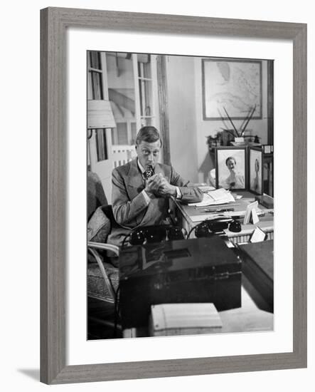 The Duke of Windsor Lighting His Pipe in the Living Room-David Scherman-Framed Premium Photographic Print