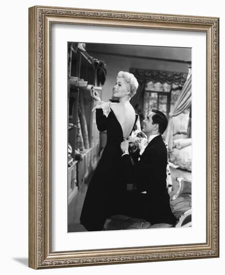 THE EDDY DUCHIN STORY, 1956 directed by GEORGE SIDNEY Kim Novak and Tyrone Power (b/w photo)-null-Framed Photo