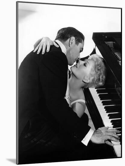 THE EDDY DUCHIN STORY, 1956 directed by GEORGE SIDNEY Tyrone Power and Kim Novak (b/w photo)-null-Mounted Photo