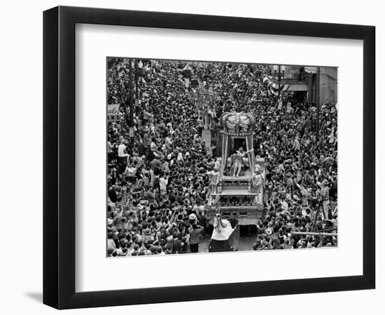 The Float Carrying Rex, King of Carnival, Squeezes Through a Massive Crowd-null-Framed Photographic Print