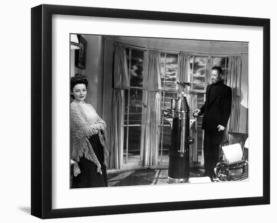 The Ghost and Mrs. Muir, Gene Tierney, Rex Harrison, 1947-null-Framed Photo