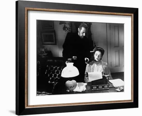 The Ghost And Mrs. Muir, Rex Harrison, Gene Tierney, 1947-null-Framed Photo