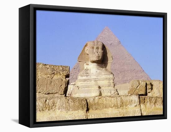 The Giza Sphinx with the pyramid of Khephren in the background-Werner Forman-Framed Premier Image Canvas