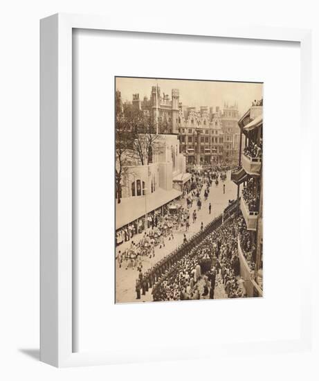 'The Golden Coach Leaves the Abbey', May 12 1937-Unknown-Framed Photographic Print