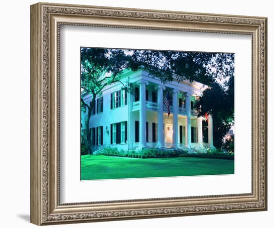 The Governor's Mansion is Shown August 30, 2000, in Austin, Texas-Harry Cabluck-Framed Photographic Print